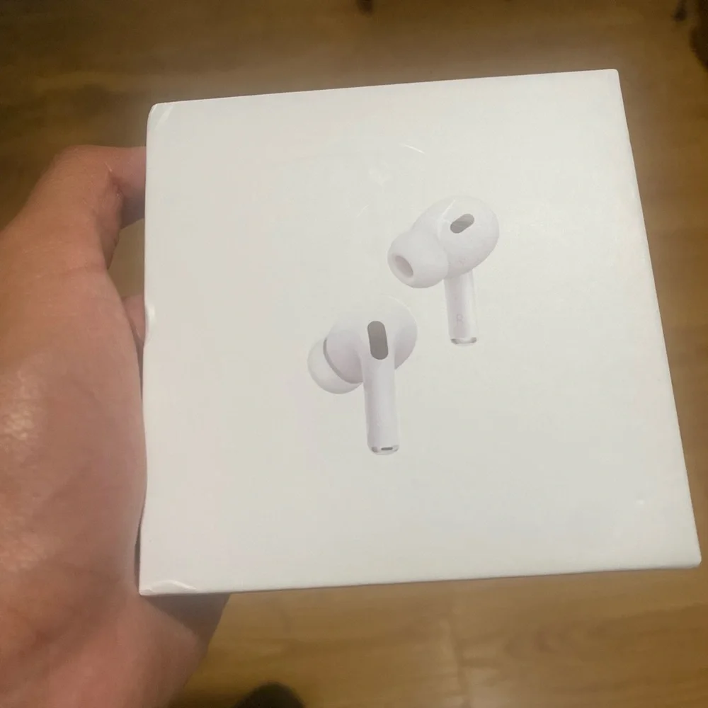 Apple AirPods Pro with MagSafe Charging Case